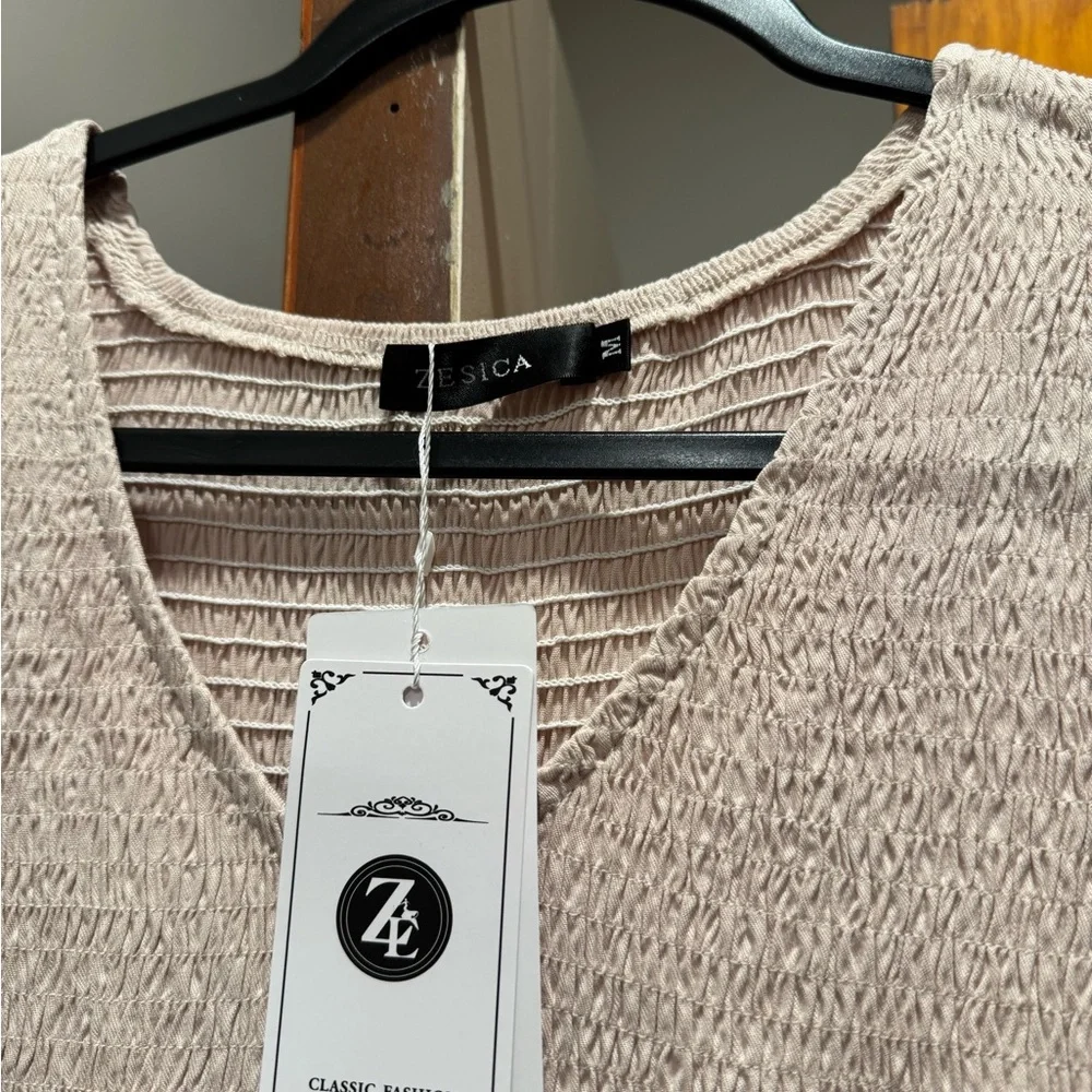 Cream women’s dress - Picture 3 of 3